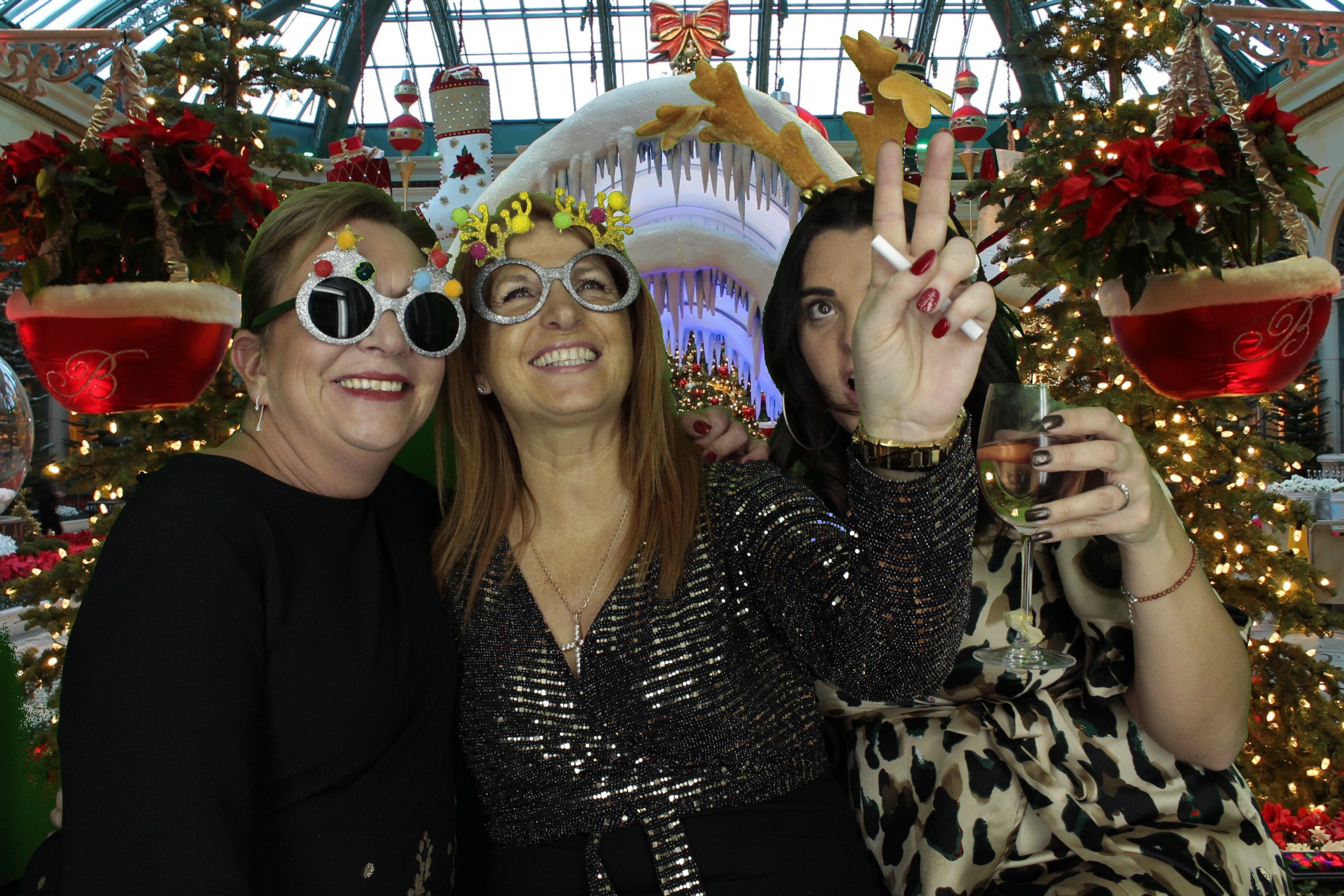 Silvermere Christmas Party | View more photos from the event at gallery.myphotoboothexperience.co.uk/u/MyPhotoBoothExperienceLtd/Silvermere-Christmas-Party-3